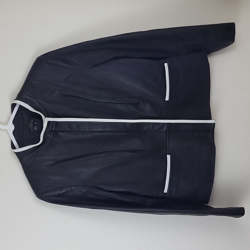 Womens ID/Collection Collarless Black/White Trim 100% Leather Moto Jacket Medium